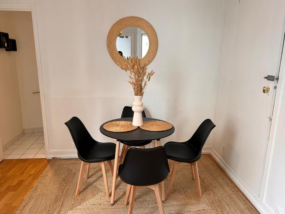 Chic Apartment On The Famous Shopping Rue Du Faubourg Saint-Honore Street Париж Екстериор снимка
